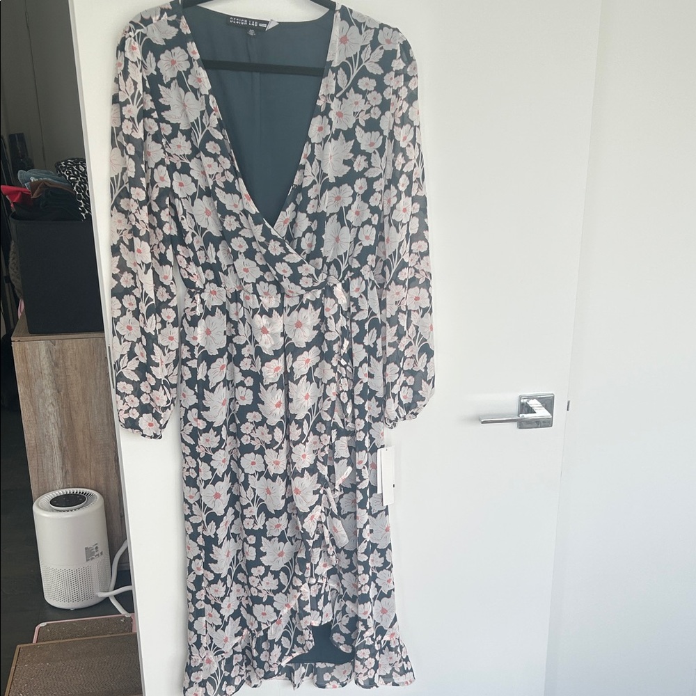 Design Lab Lord & Taylor Black and White Floral Long Sleeve Dress New